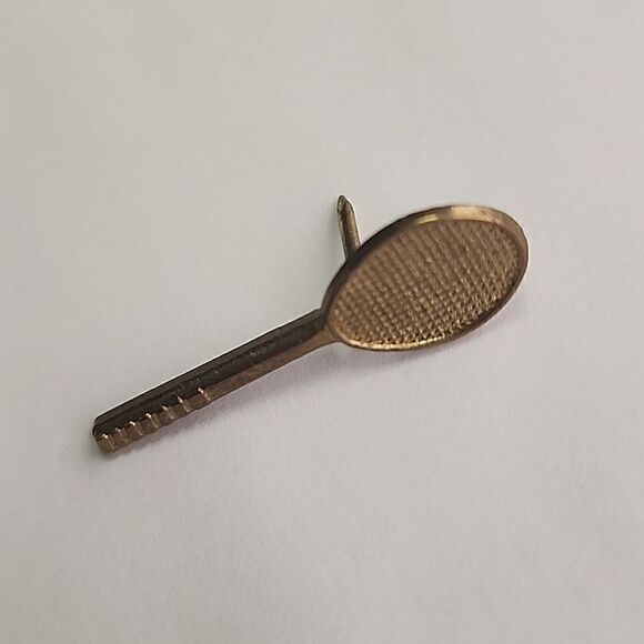 Tennis Racket Pin Textured Net Gold Tone - Picture 1 of 4